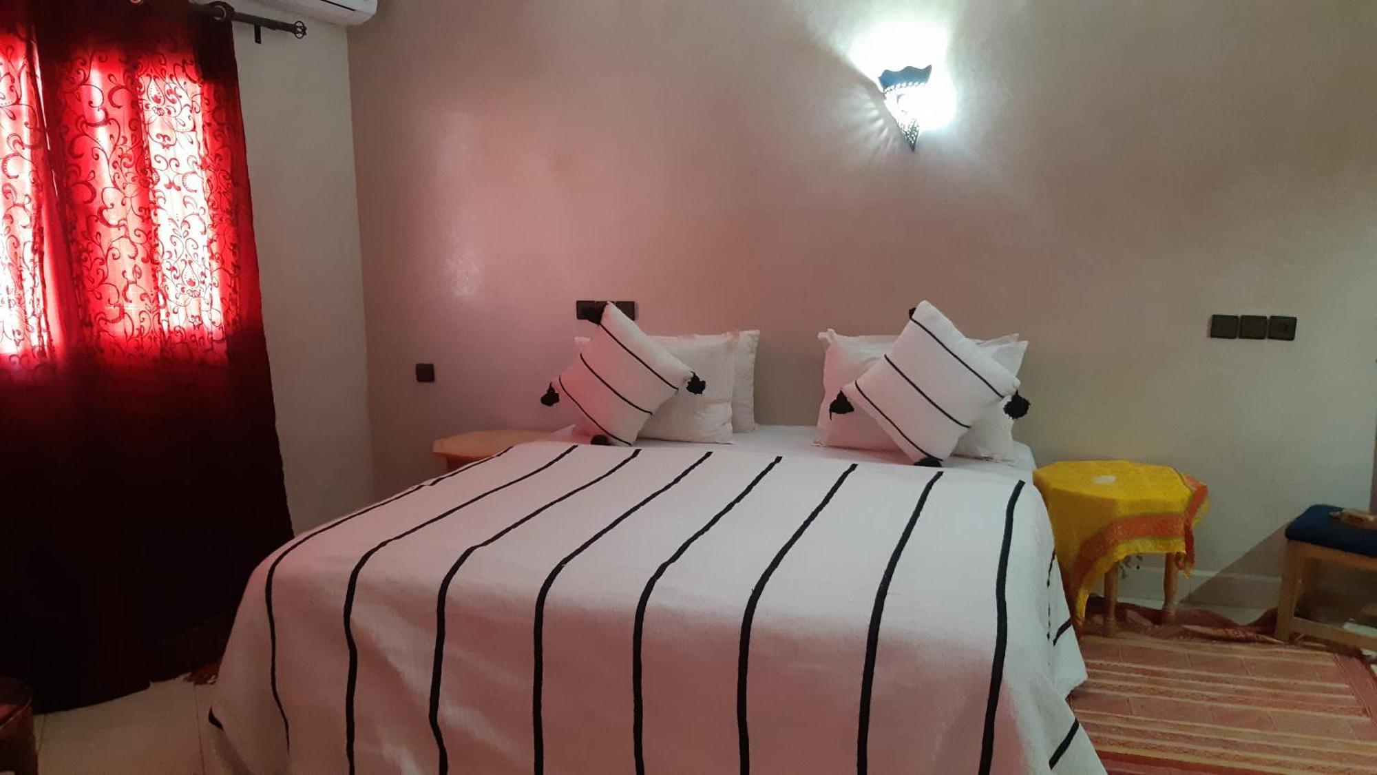 Hotel Restaurant Dar Al Madina Tinghir Exterior photo