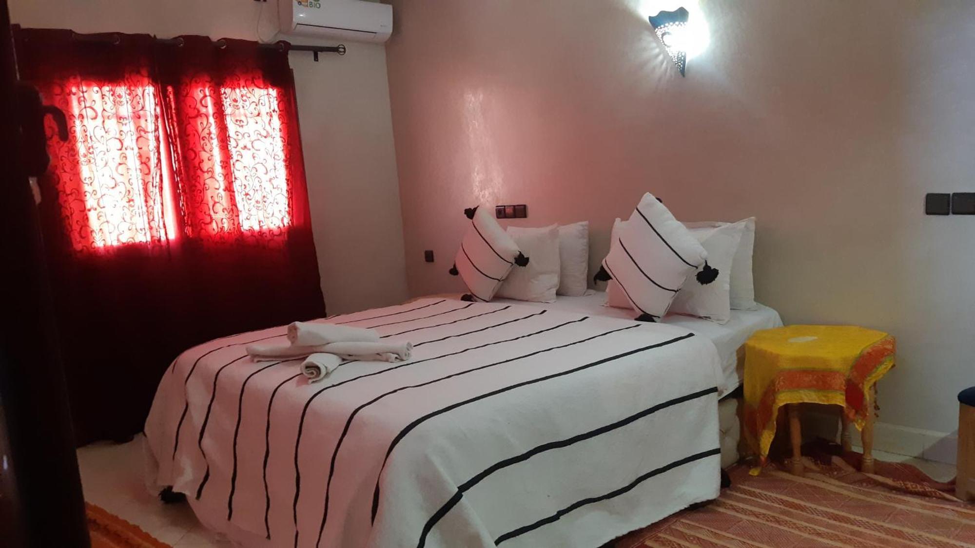 Hotel Restaurant Dar Al Madina Tinghir Exterior photo